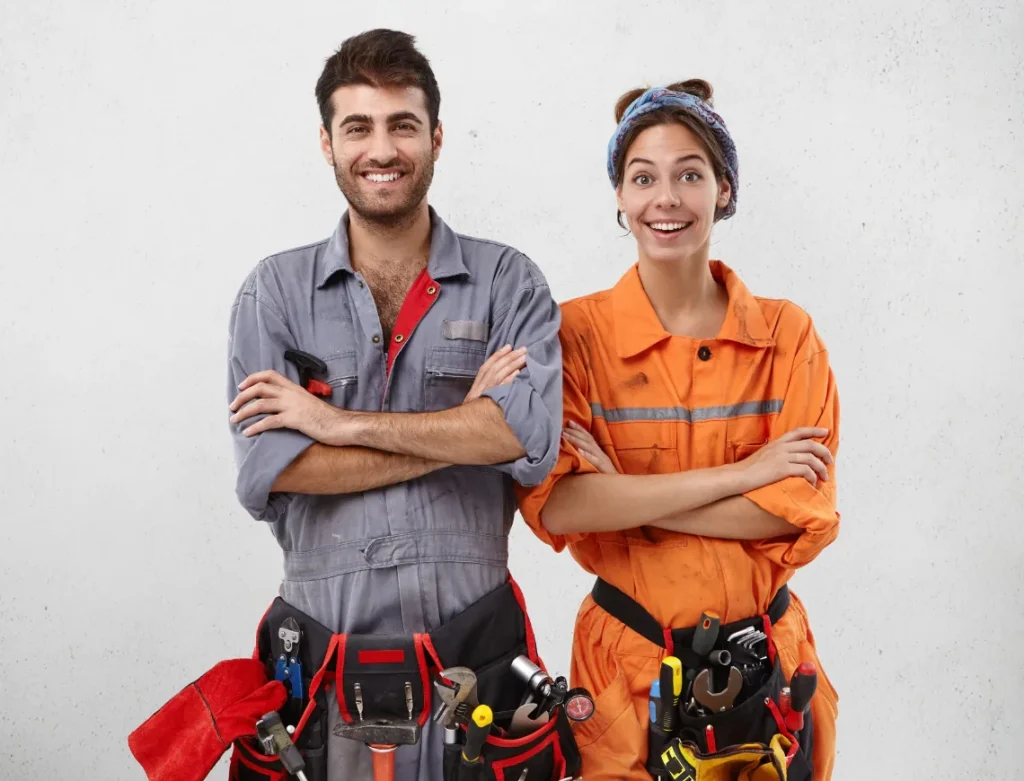 DIY para Iniciantes: Primeiros Passos e Projetos Simples 1 pessoas-com-ferramentas-para-diy